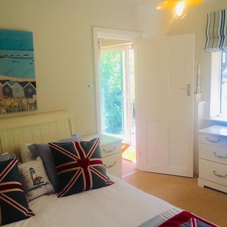 Chadham Pines Cottage Poole Bagian luar foto