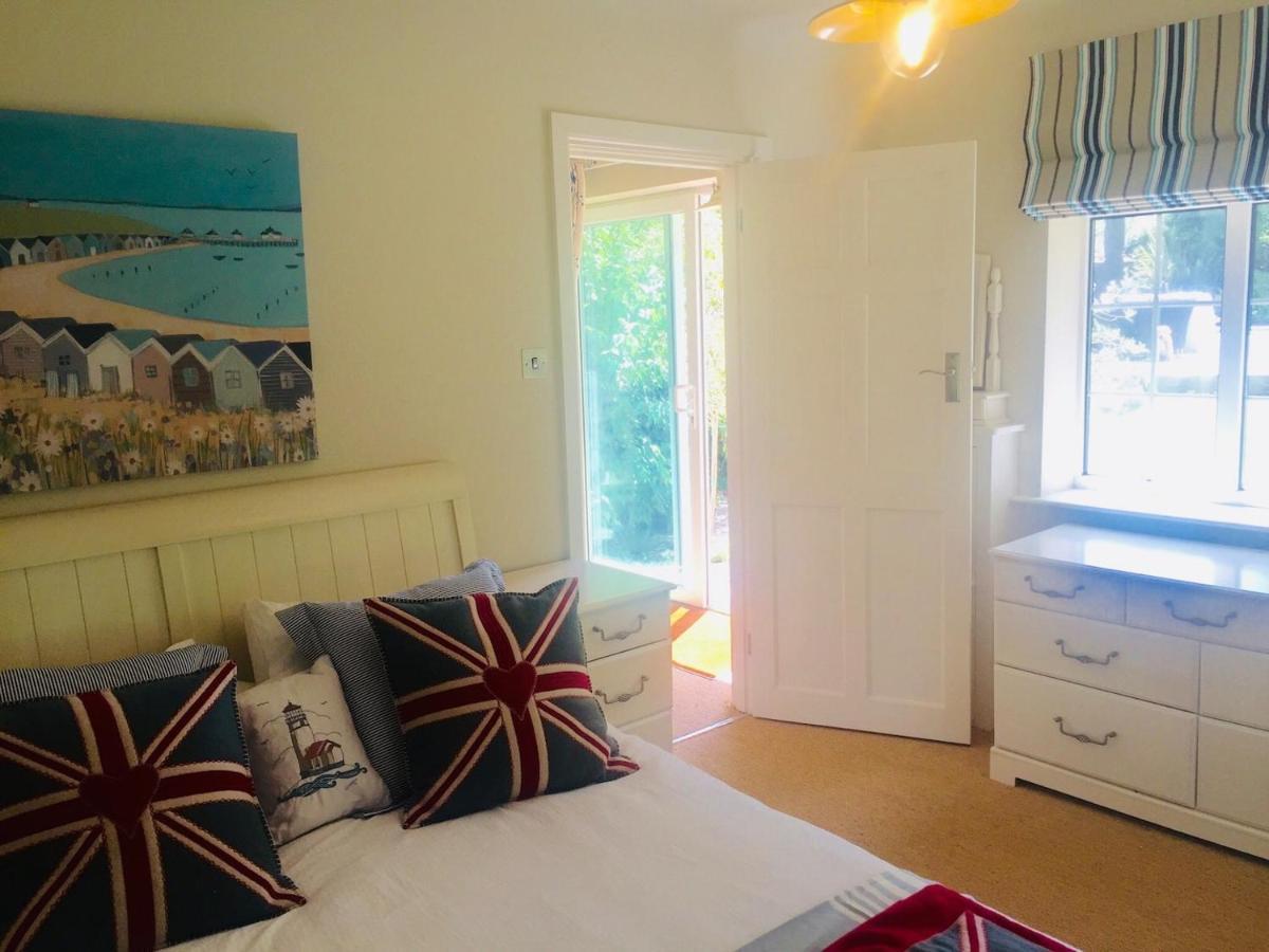 Chadham Pines Cottage Poole Bagian luar foto