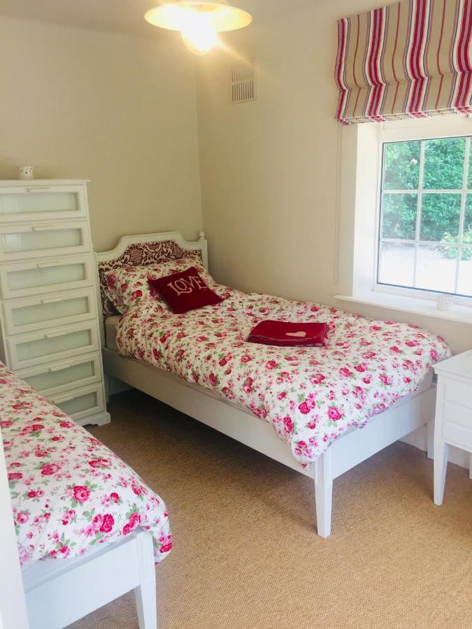 Chadham Pines Cottage Poole Bagian luar foto